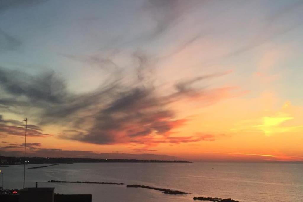 バーリLa Mia Terrazza Sul Mare - Mared'Amareアパートメント エクステリア 写真