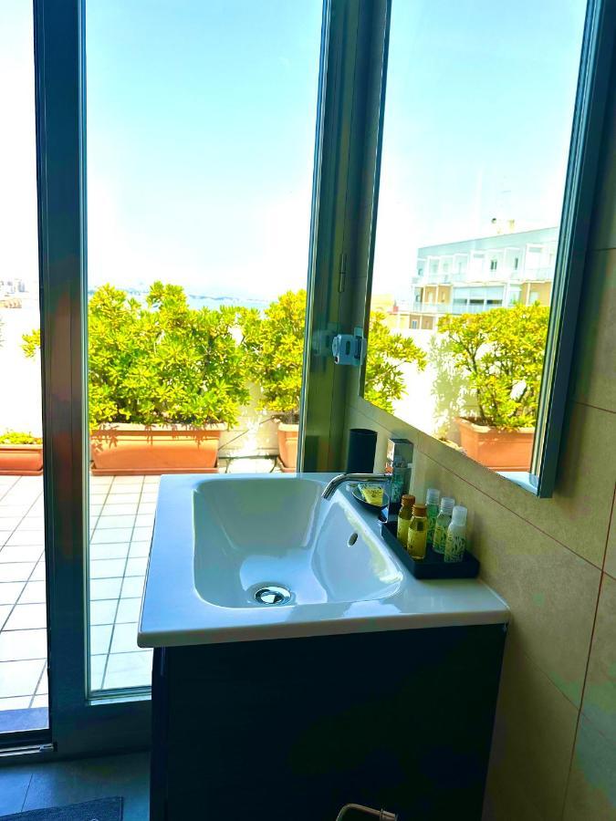バーリLa Mia Terrazza Sul Mare - Mared'Amareアパートメント エクステリア 写真