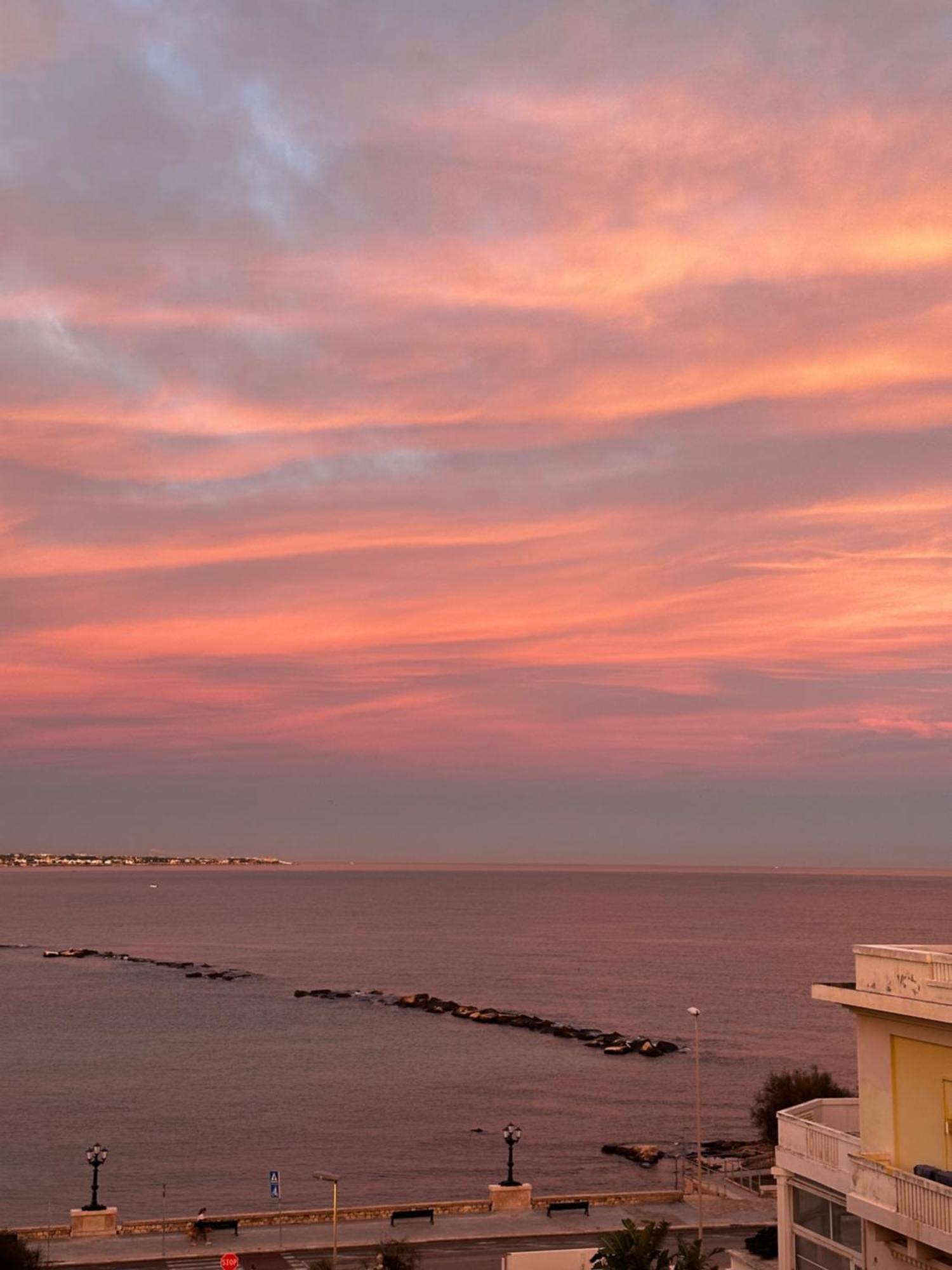 バーリLa Mia Terrazza Sul Mare - Mared'Amareアパートメント エクステリア 写真